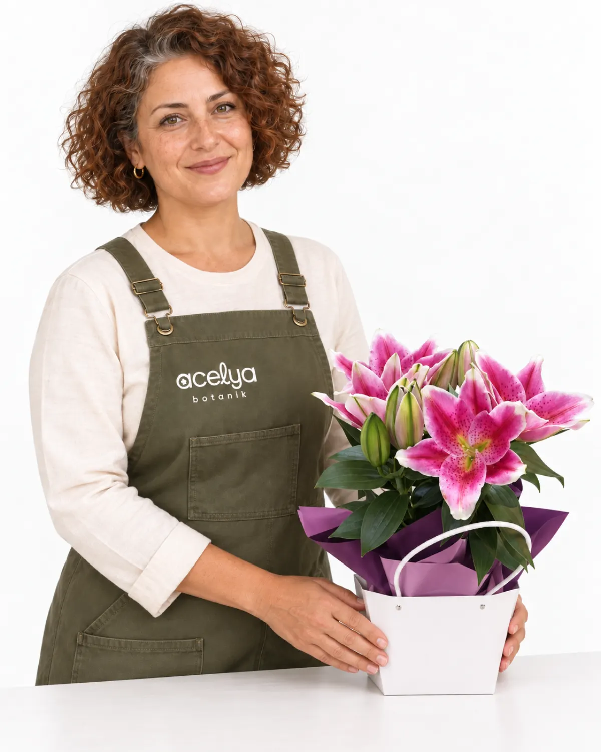 Çanta İçerisinde Saksıda Kokulu Lilyum 1